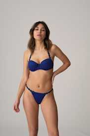 Salesbook image with head | Marie Jo