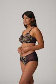 Salesbook image with head | Primadonna