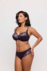 Salesbook image with head | Primadonna