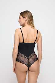 Salesbook image with head | Marie Jo