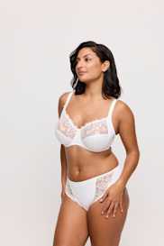 Salesbook image with head | Primadonna