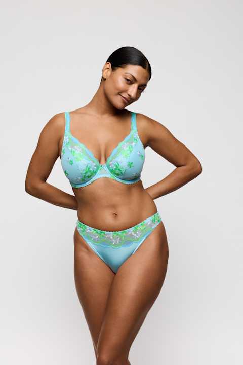 Salesbook image with head | Primadonna