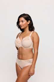 Salesbook image with head | Primadonna