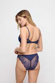 Salesbook image with head | Marie Jo