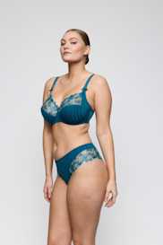 Salesbook image with head | Primadonna