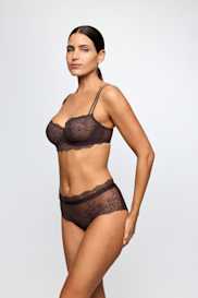 Salesbook image with head | Marie Jo