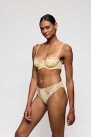 Salesbook image with head | Marie Jo