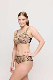 Salesbook image with head | Primadonna