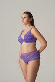 Salesbook image with head | Primadonna