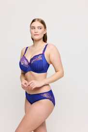 Salesbook image with head | Primadonna