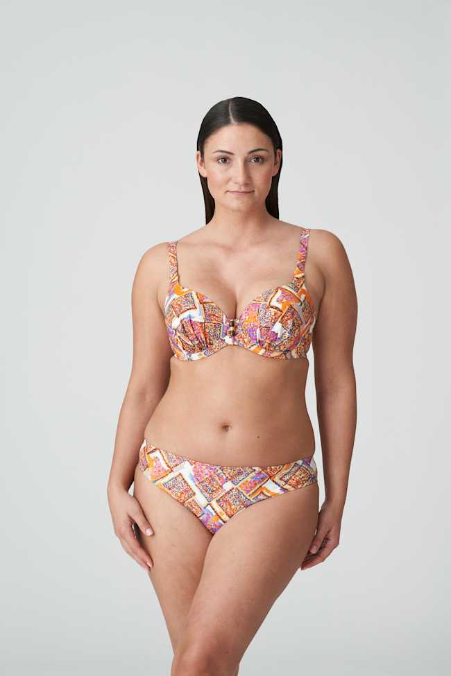 Unterlegter Bikini Herzform