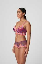 Salesbook image with head | Primadonna