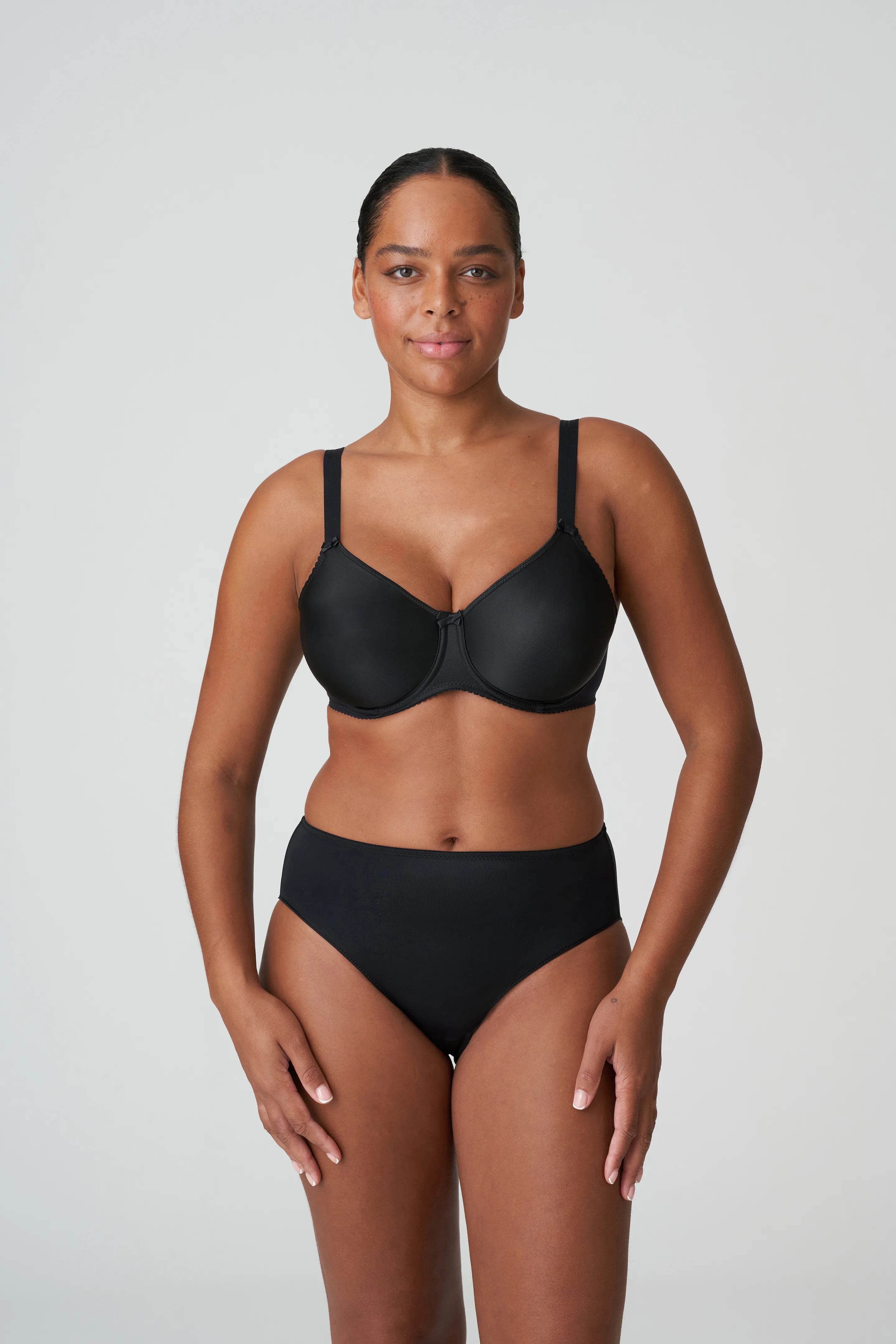 PrimaDonna SATIN black strapless non padded