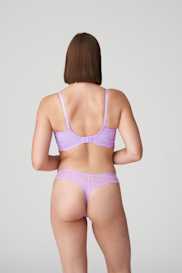 Salesbook image with head | Primadonna