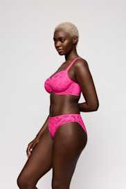 Salesbook image with head | Primadonna