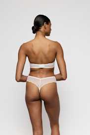 Salesbook image with head | Marie Jo