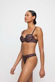 Salesbook image with head | Marie Jo