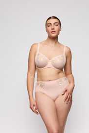 Salesbook image with head | Primadonna