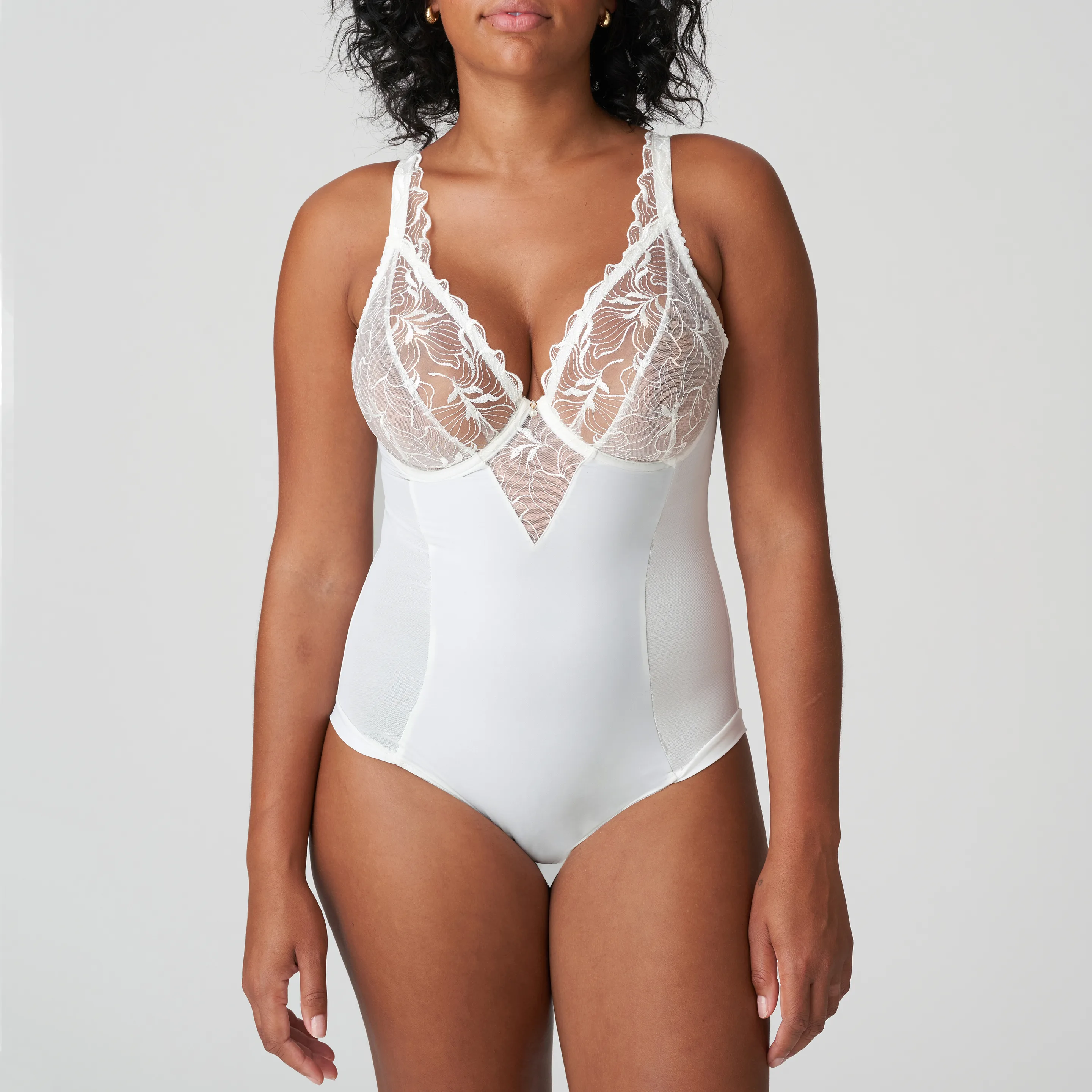 Looking for a bra with excellent support for larger cup sizes? We combine  comfort and style!