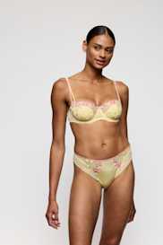 Salesbook image with head | Marie Jo