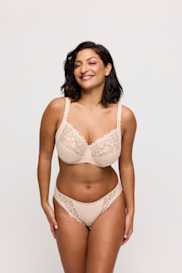 Salesbook image with head | Primadonna