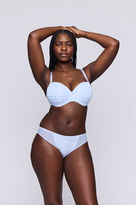 Salesbook image with head | Primadonna