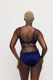 Salesbook image with head | Primadonna