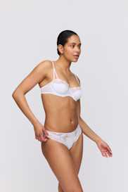 Salesbook image with head | Marie Jo