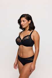 Salesbook image with head | Primadonna