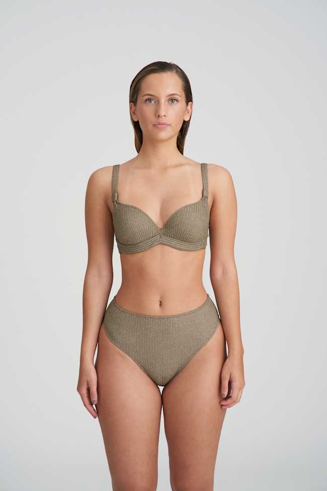 Unterlegtes Bikini-Top tief.