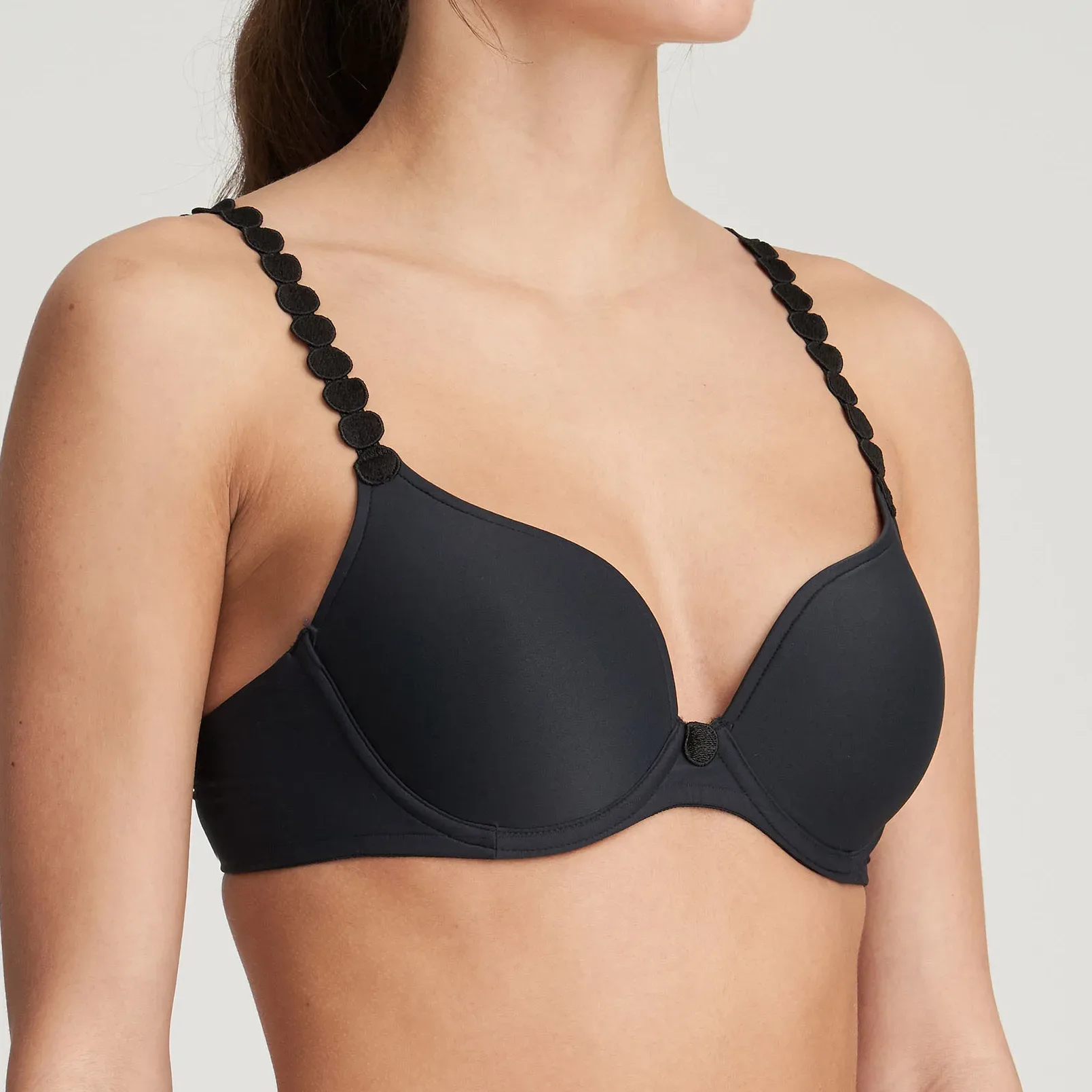 Denise's Boutique - No more mis-laying your favourite comfy and special Bras  Sets; with this breathable Bra Hanger. Love it!!  Avon.uk.com/store/denises-boutique #Denisesboutique #presents #mothersday  #smartstorageideas #brahanger #hangingstorage