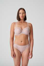 Salesbook image with head | Primadonna