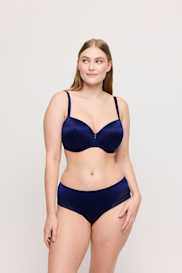 Salesbook image with head | Primadonna