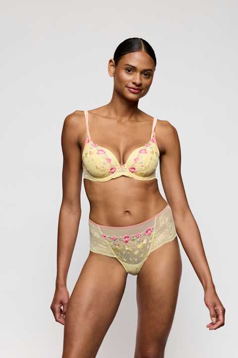 Salesbook image with head | Marie Jo