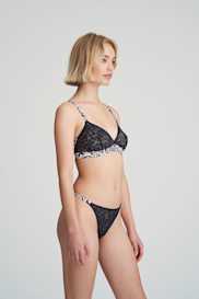 Salesbook image with head | Marie Jo