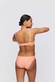 Salesbook image with head | Marie Jo