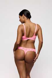 Salesbook image with head | Primadonna