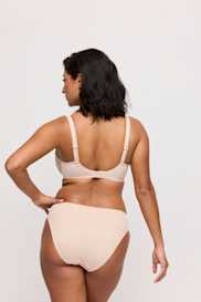 Salesbook image with head | Primadonna