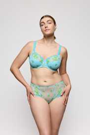 Salesbook image with head | Primadonna