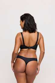 Salesbook image with head | Primadonna