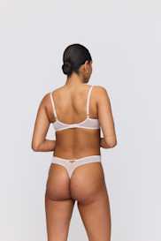 Salesbook image with head | Marie Jo