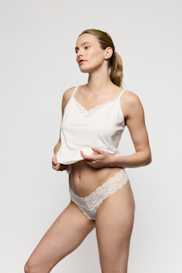 Salesbook image with head | Marie Jo