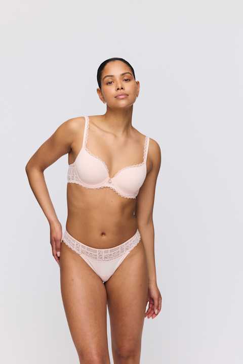 Salesbook image with head | Marie Jo