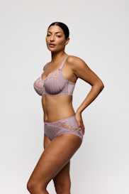 Salesbook image with head | Primadonna