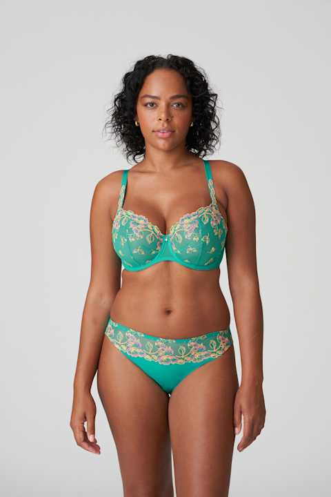 Salesbook image with head | Primadonna