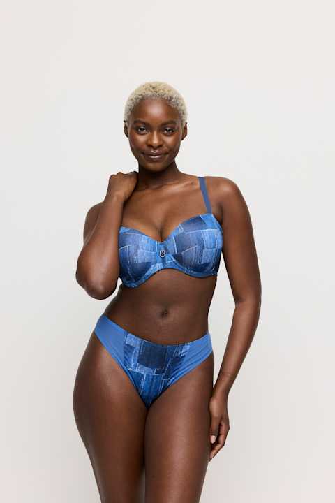 Salesbook image with head | Primadonna