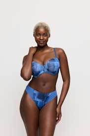 Salesbook image with head | Primadonna