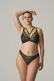 Salesbook image with head | Primadonna