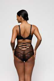 Salesbook image with head | Primadonna