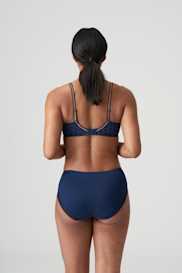 Salesbook image with head | Primadonna